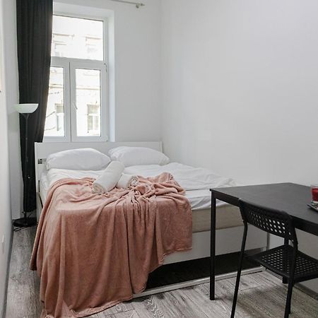 Affordable 5-Br Shared Apartment / Enkplatz U3 Getaway Відень Екстер'єр фото