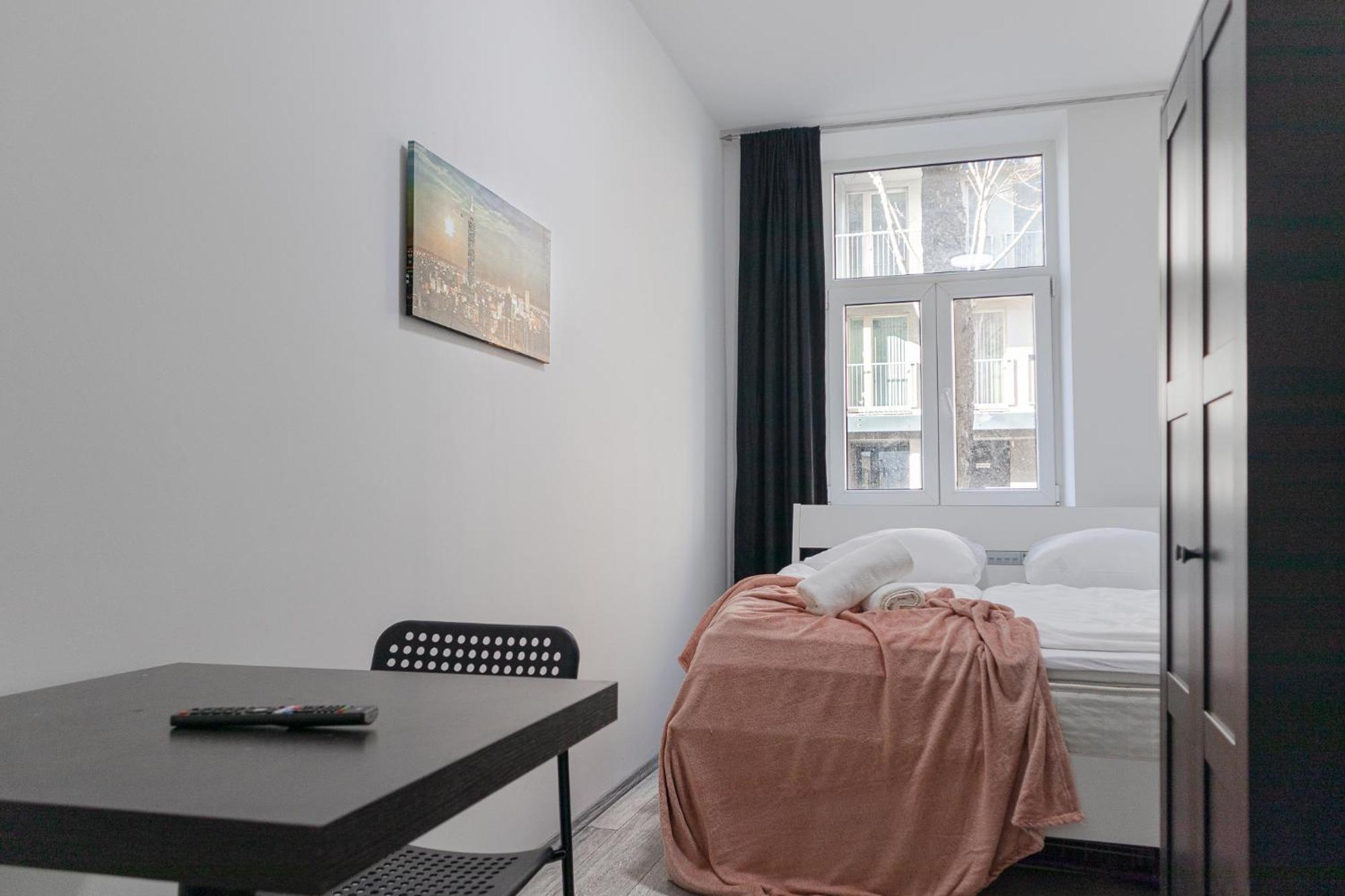 Affordable 5-Br Shared Apartment / Enkplatz U3 Getaway Відень Екстер'єр фото