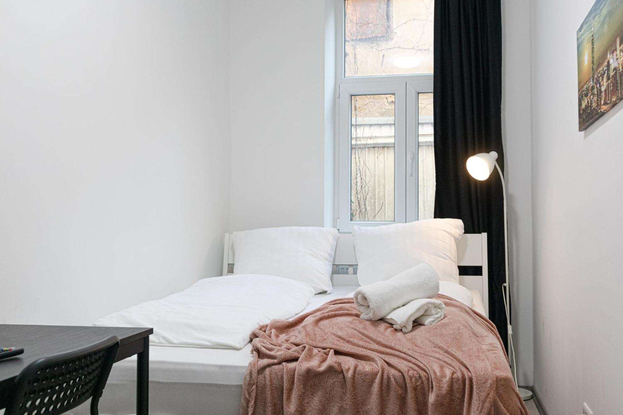 Affordable 5-Br Shared Apartment / Enkplatz U3 Getaway Відень Екстер'єр фото
