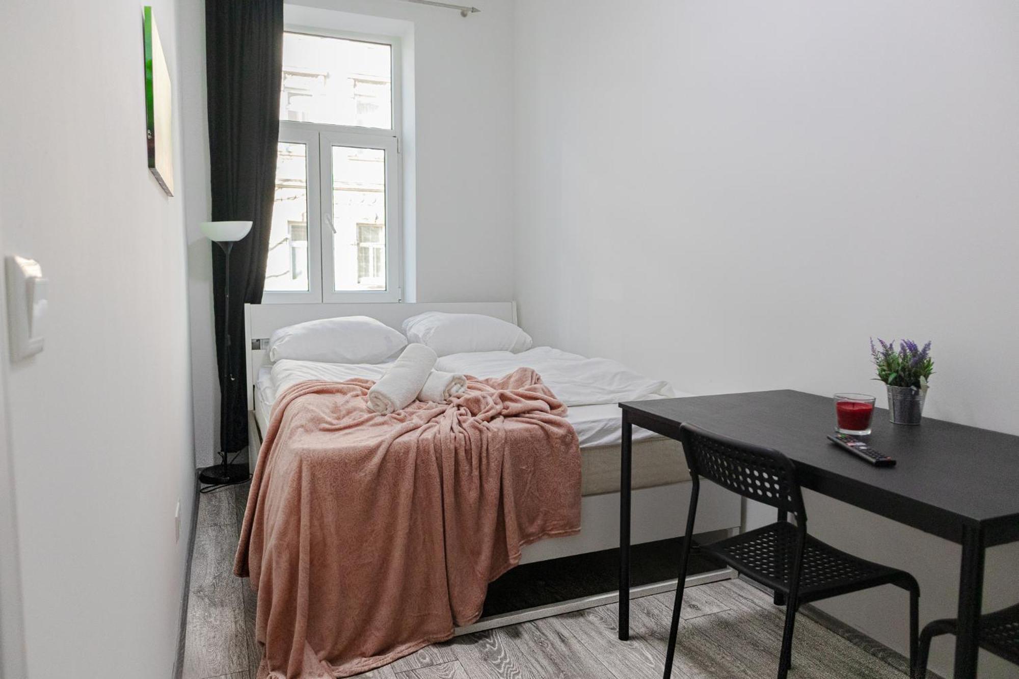 Affordable 5-Br Shared Apartment / Enkplatz U3 Getaway Відень Екстер'єр фото